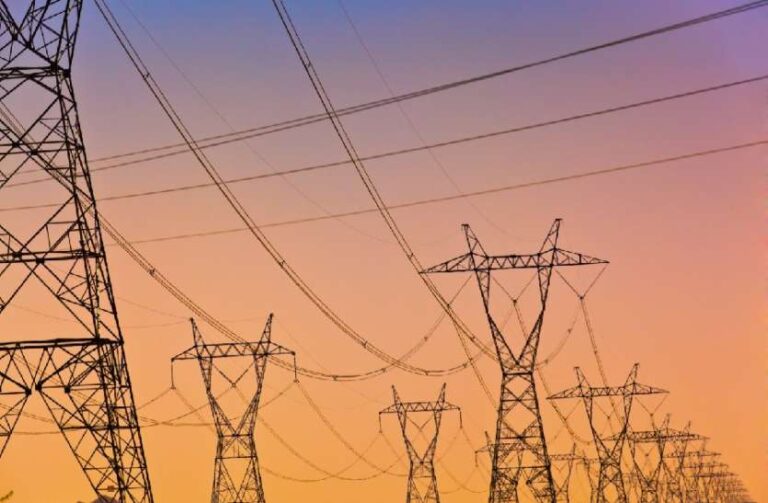 electricity_2_6637910_835x547-m