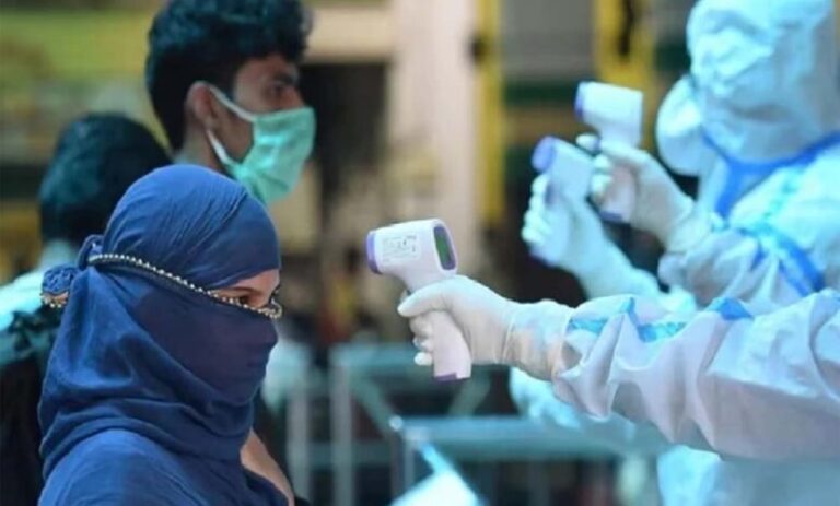 केरल के बाद अब कर्नाटक में भी कोरोना संक्रमितों के