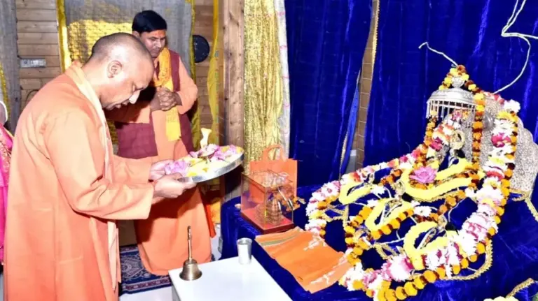 Ayodhya News: Ayodhya में CM Yogi Adityanath ने 42वें Ramayana