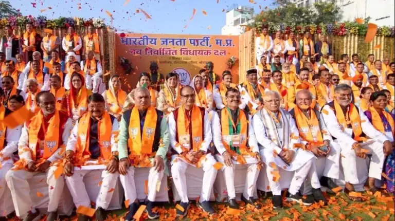 केंद्रीय पर्यवेक्षक के तौर पर पहुंचे Madhya Pradesh के मुख्यमंत्री