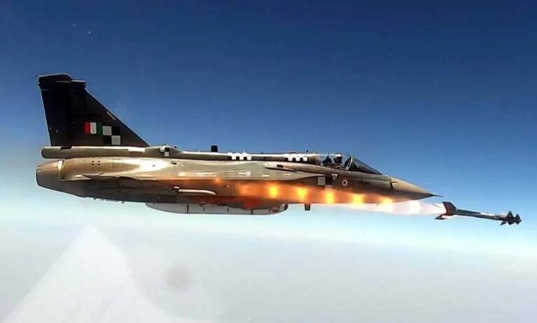 Indian Air Force की और बढ़ेगी ताकत, अब लाइट कॉम्बैट