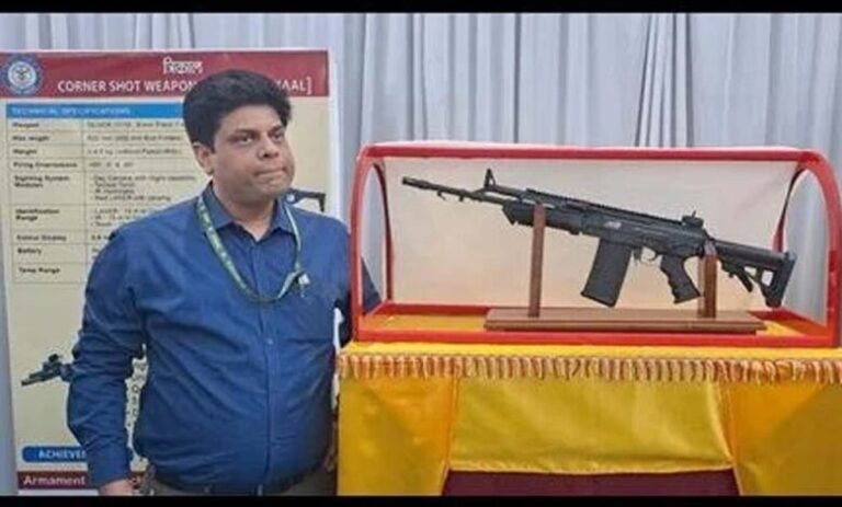 चार किलोग्राम से कम वजन वाली असॉल्ट राइफल आधा किमी.