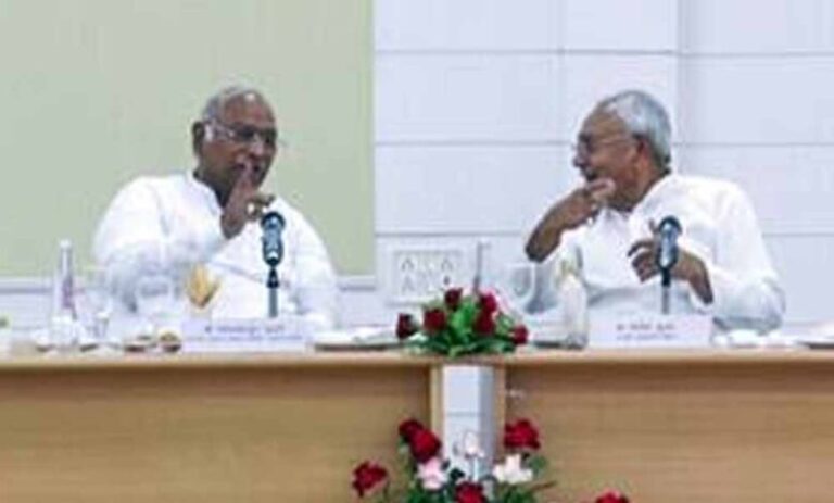 पहले से था पता नीतीश मारेंगे पलटी; खरगे ने बोला