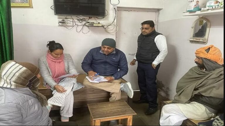 CM फ्लाइंग स्क्वाड टीम ने Jhajjar में क्लिनिक पर छापा