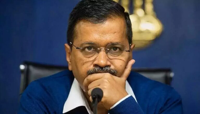AAP को ED की छापेमारी, केजरीवाल की गिरफ्तारी का डर,
