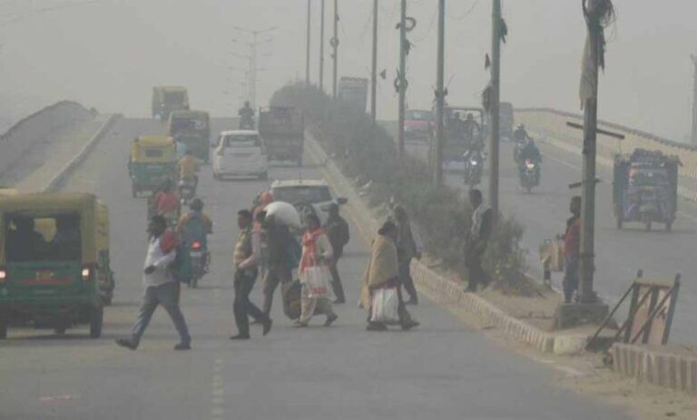 राष्ट्रीय राजधानी दिल्ली में सुबह से ठंड जारी रही और