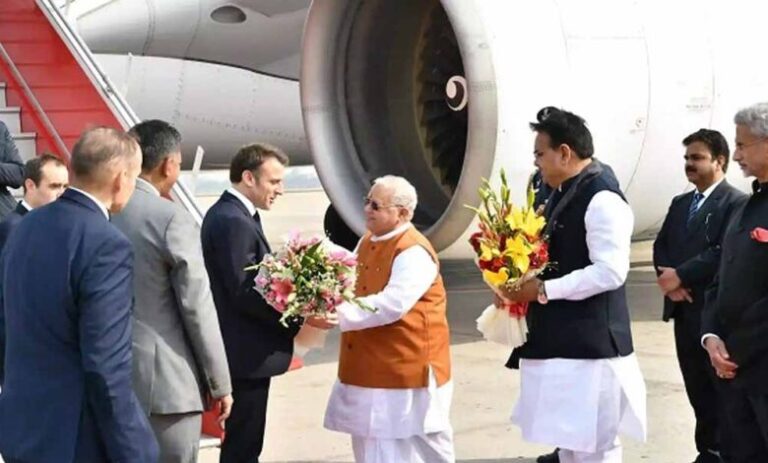 भारत पहुंचे फ्रांस के राष्ट्रपति मैक्रों, दोनों नेता भारत-फ्रांस द्विपक्षीय
