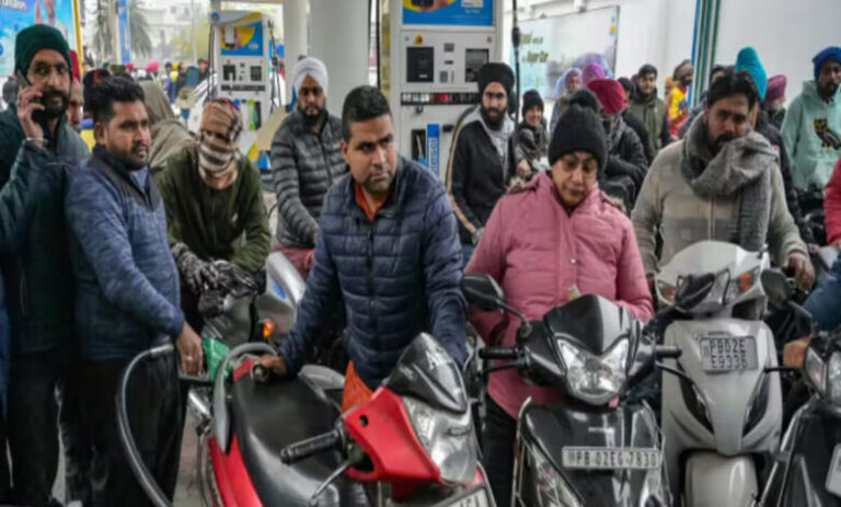 देशभर में ट्रक चालकों के प्रदर्शन के साइड इफेक्ट्स नजर