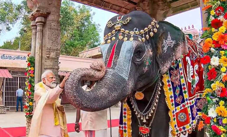 प्रधानमंत्री मोदी ने तमिलनाडु के श्री रंगनाथस्वामी मंदिर में पूजा-अर्चना