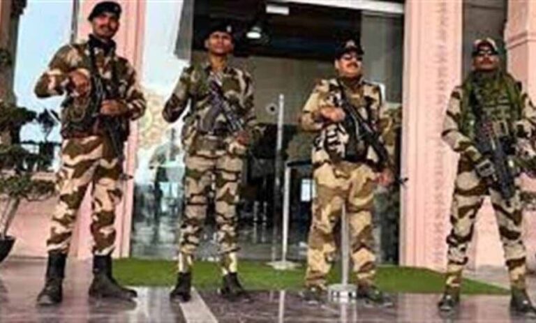 संसद की सुरक्षा के लिए संसद परिसर में 140 सीआईएसएफ