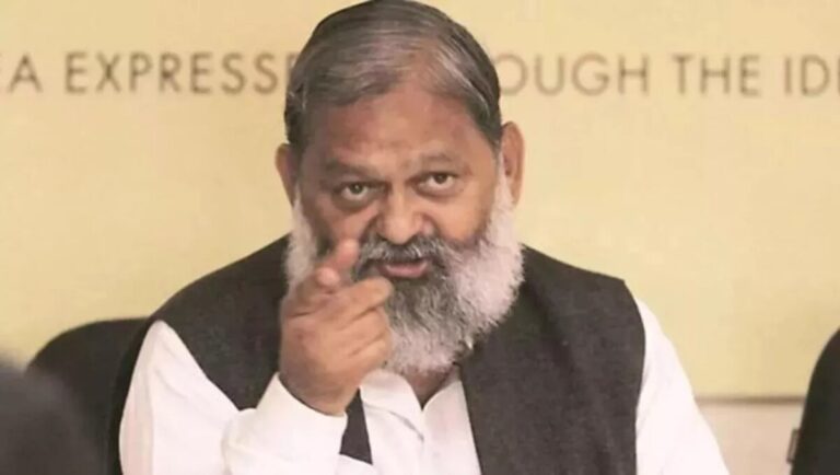 गृहमंत्री Anil Vij ने लोगों की समस्याओं को सुना, शिकायतों