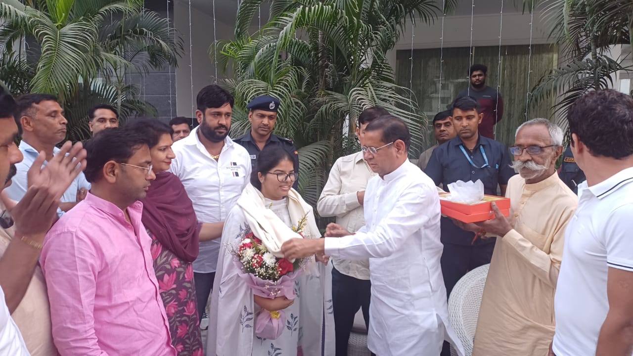 dab74381-440f-4ee7-869d-6943b316aa1d